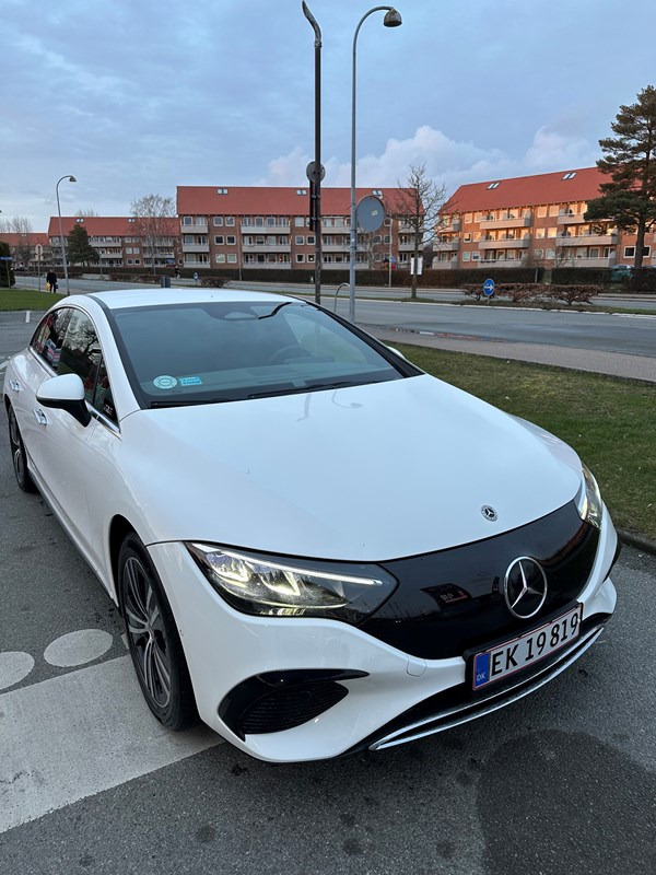 Mercedes EQE 300