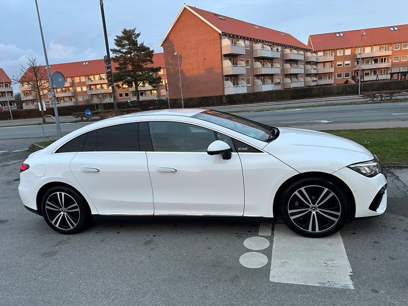 undefined Mercedes EQE fra 2023
