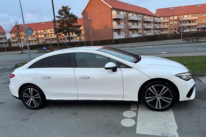 undefined Mercedes EQE fra 2023