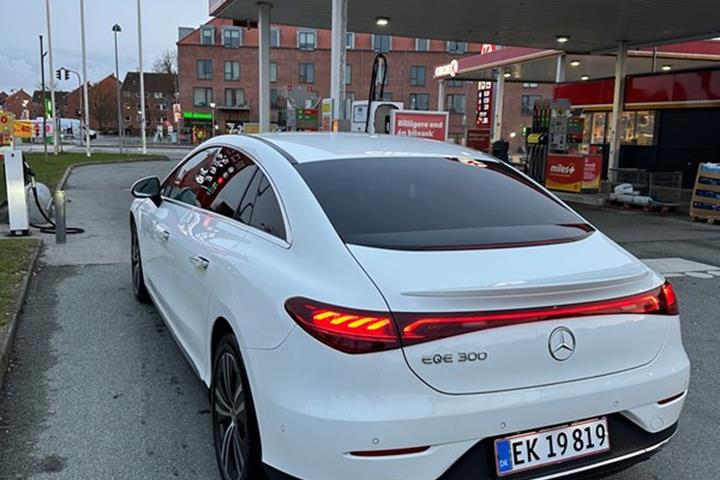 undefined Mercedes EQE fra 2023