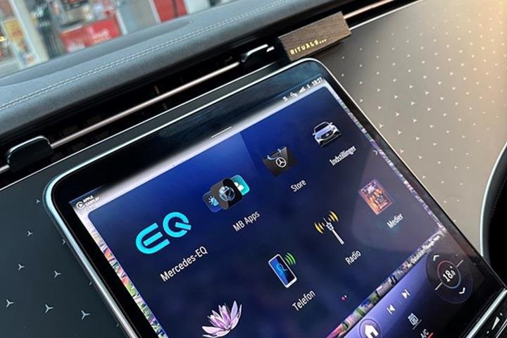 undefined Mercedes EQE fra 2023