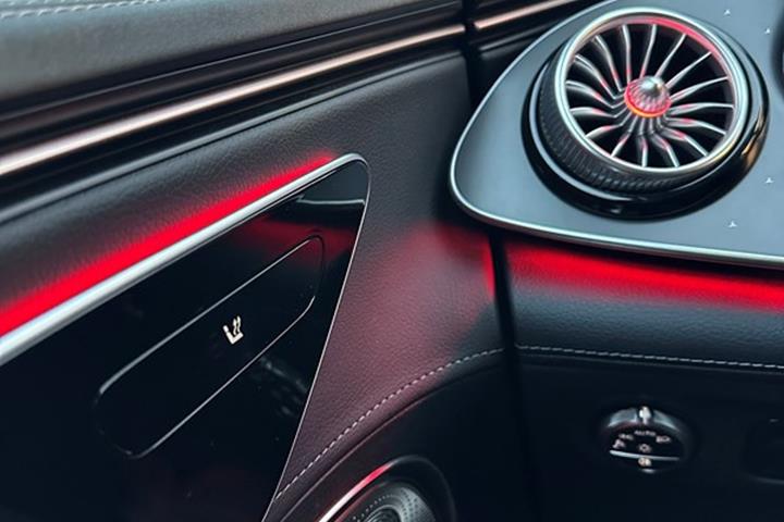 undefined Mercedes EQE fra 2023
