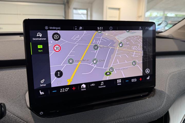 Hvid Skoda Enyaq fra 2022