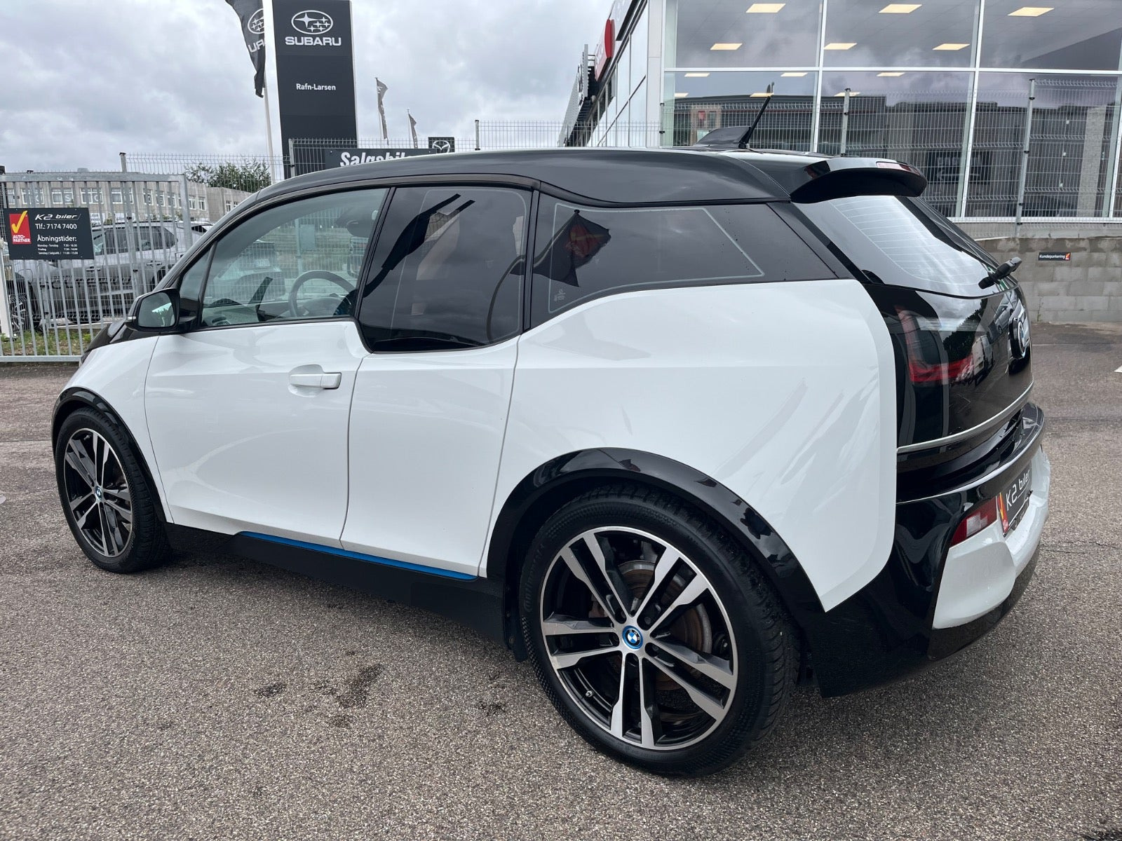 Hvid BMW i3s fra 2021