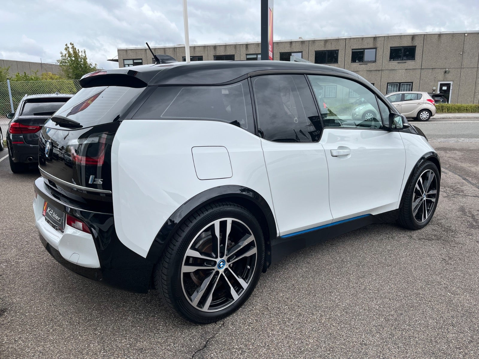 Hvid BMW i3s fra 2021