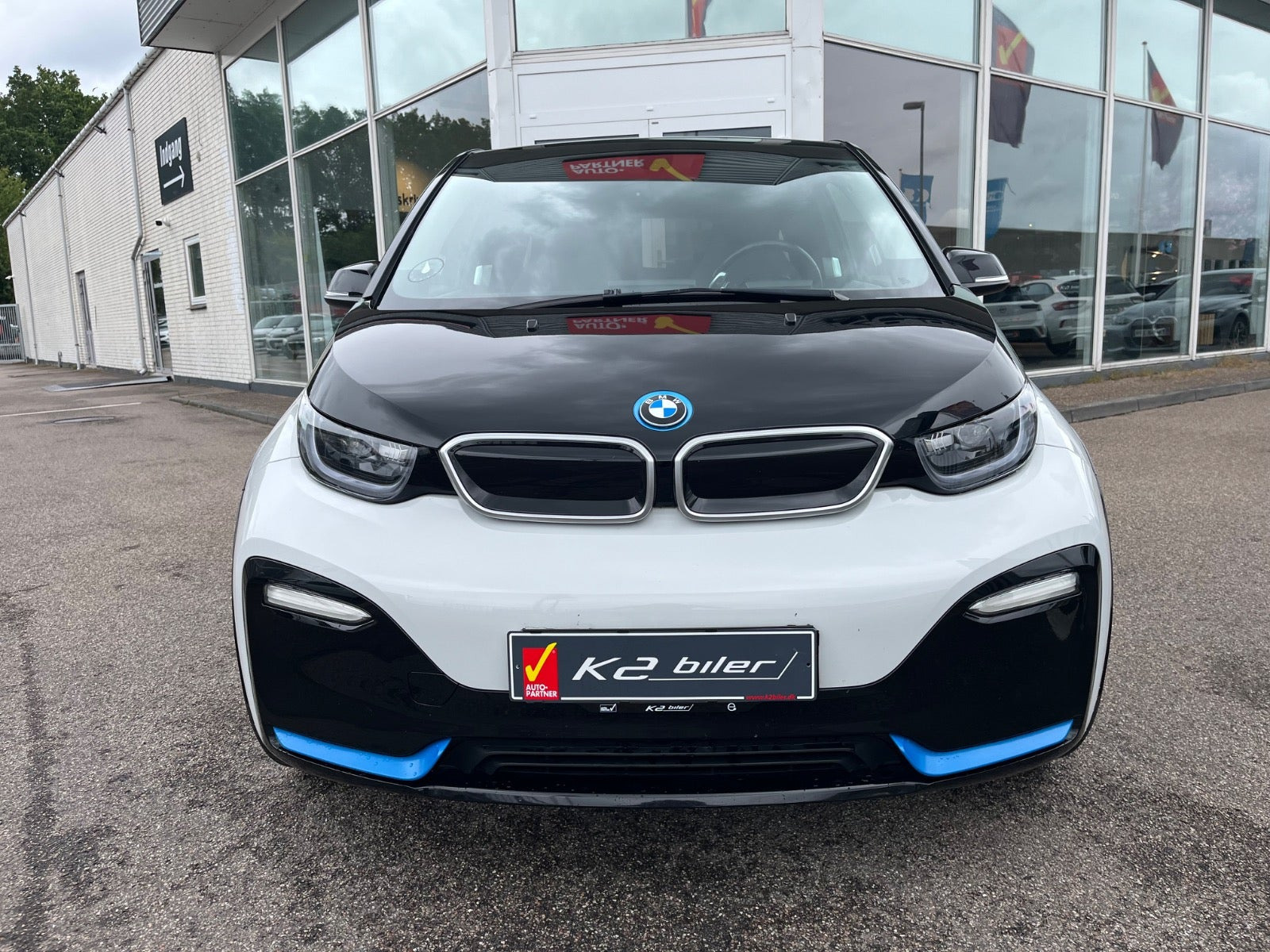 Hvid BMW i3s fra 2021