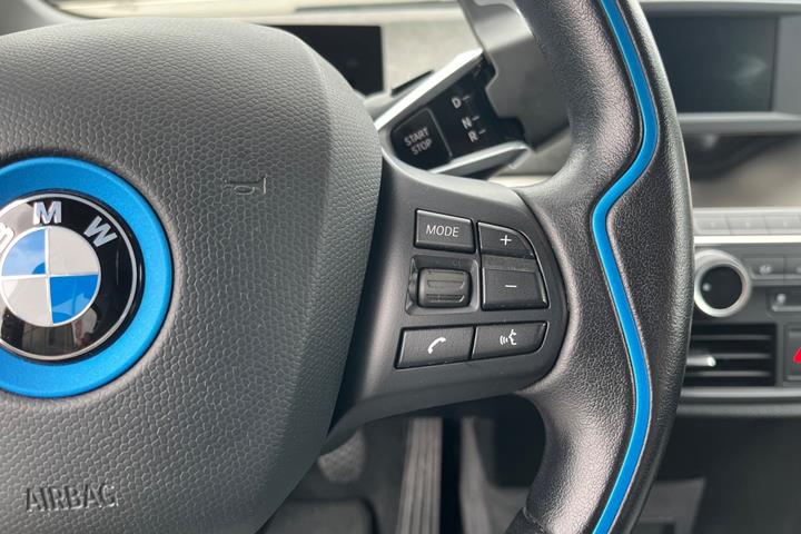 Hvid BMW i3s fra 2021