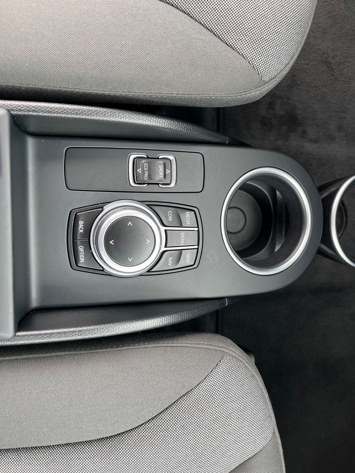 Hvid BMW i3s fra 2021
