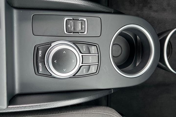 Hvid BMW i3s fra 2021