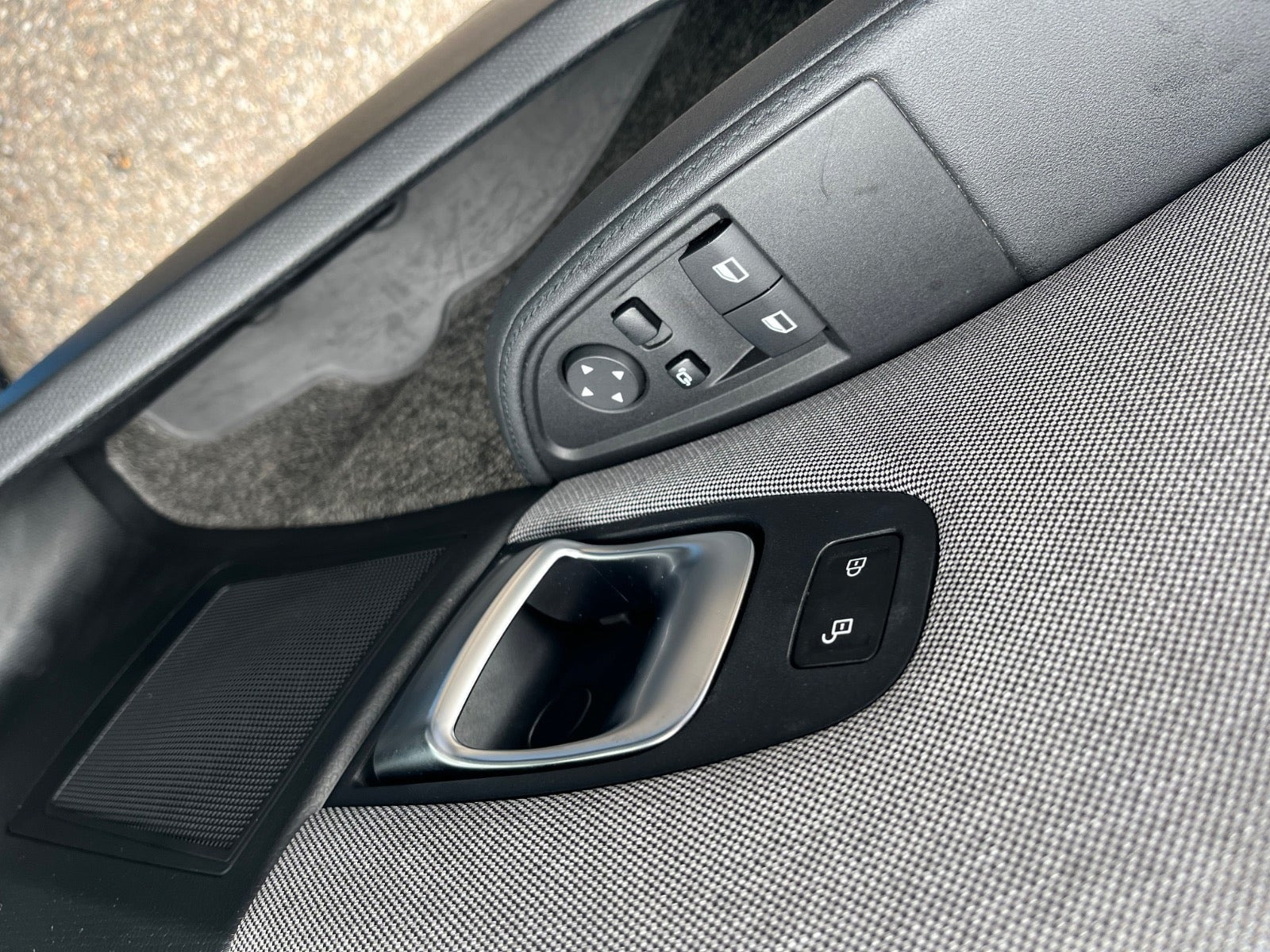 Hvid BMW i3s fra 2021