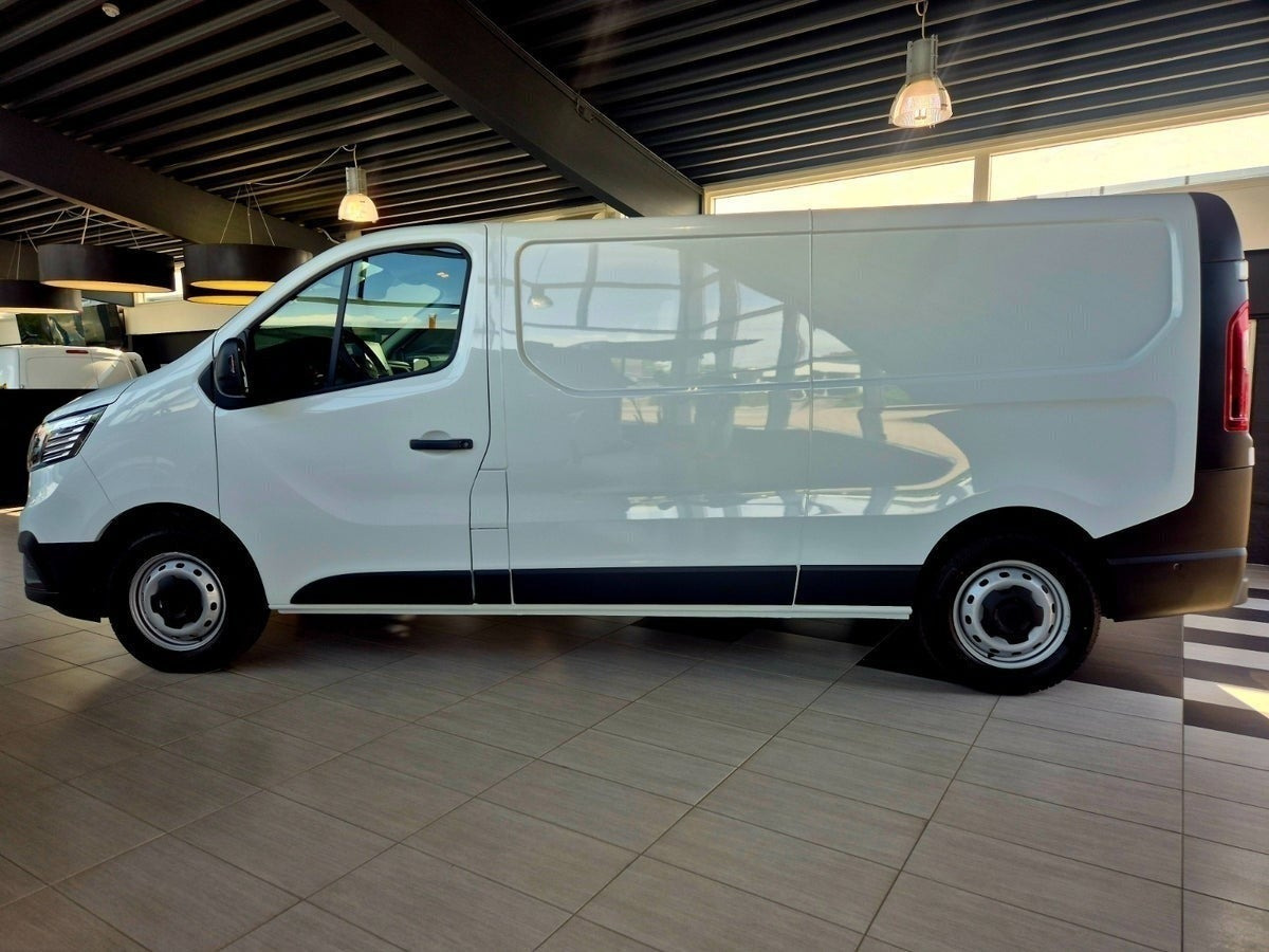 Hvid Renault Trafic fra 2026