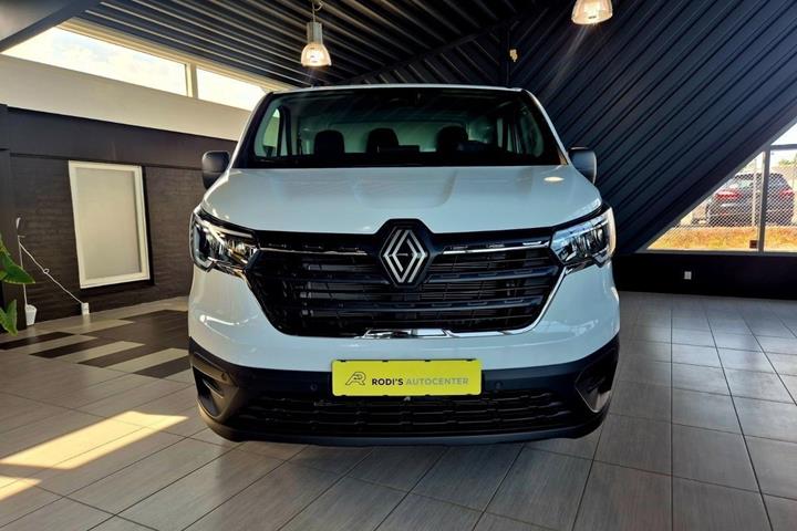 Hvid Renault Trafic fra 2026