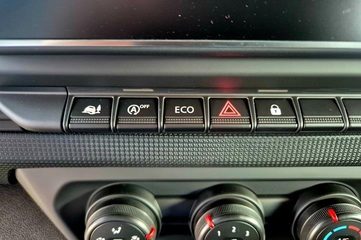 Hvid Renault Trafic fra 2026