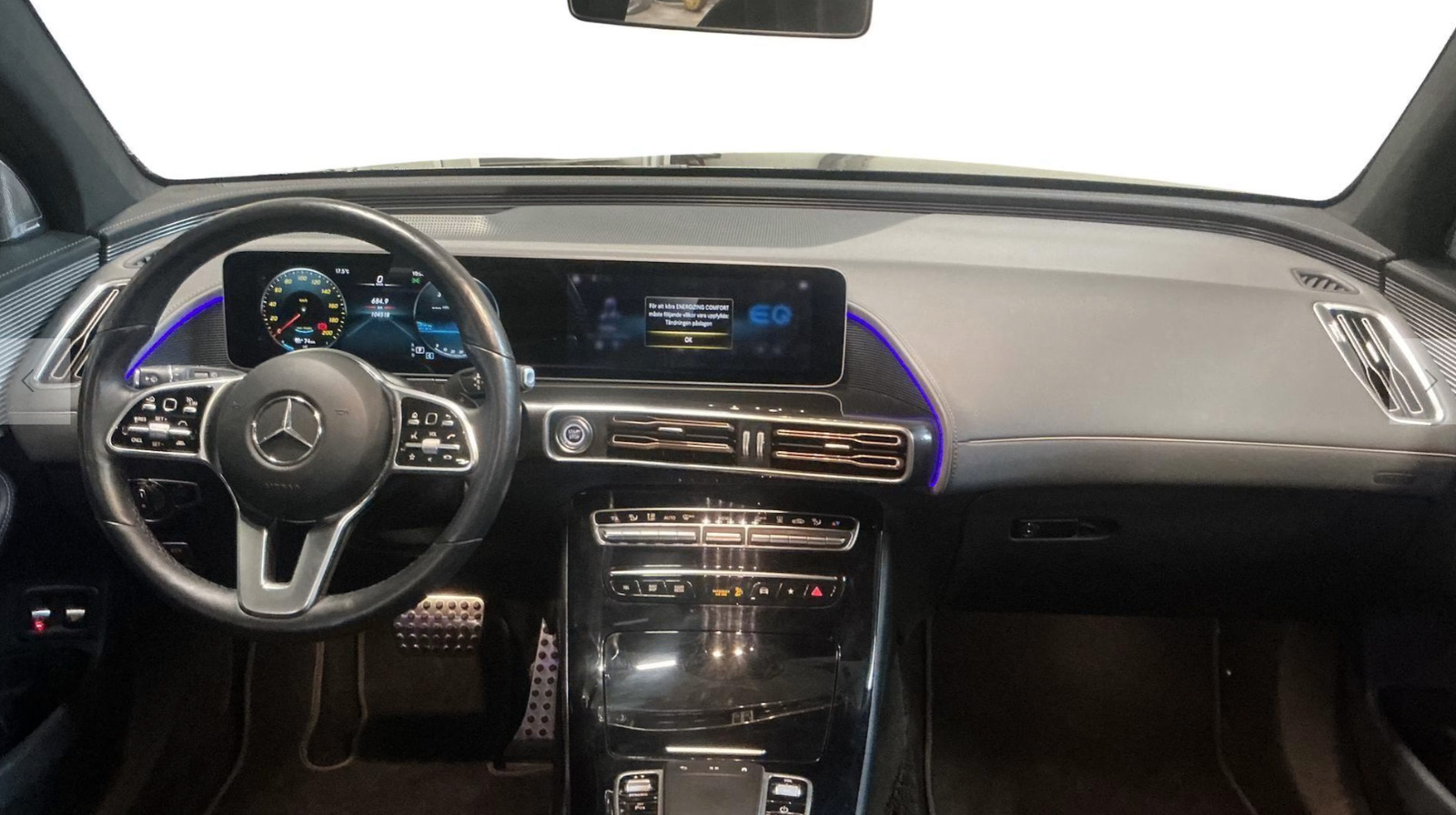 Grå Mercedes EQC400 fra 2020