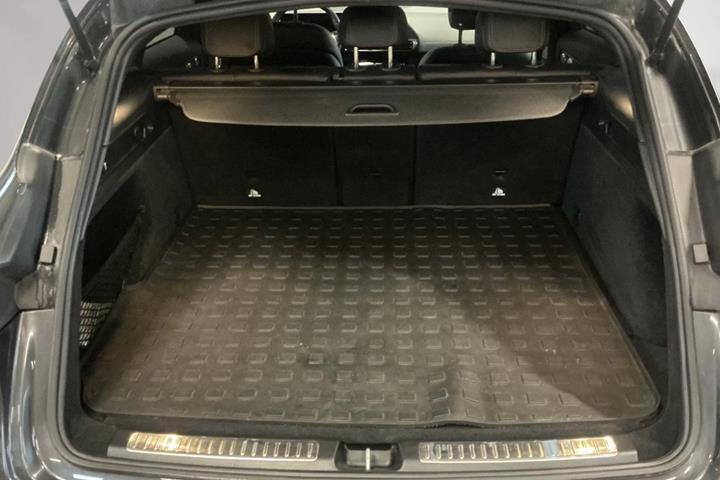 Grå Mercedes EQC400 fra 2020