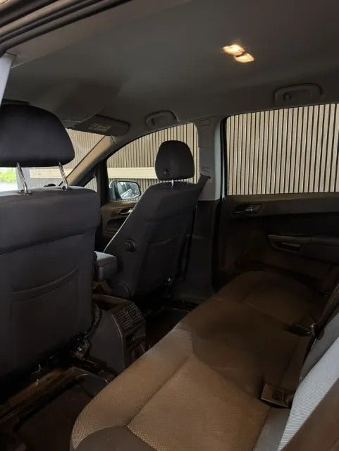 Grå Opel Zafira fra 2014