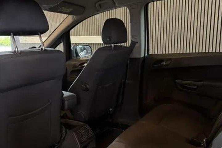 Grå Opel Zafira fra 2014