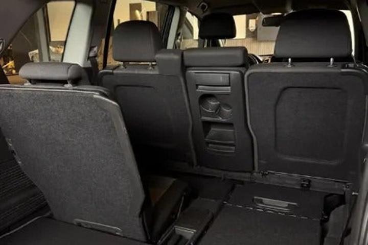 Grå Opel Zafira fra 2014