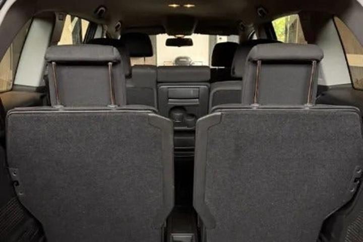 Grå Opel Zafira fra 2014