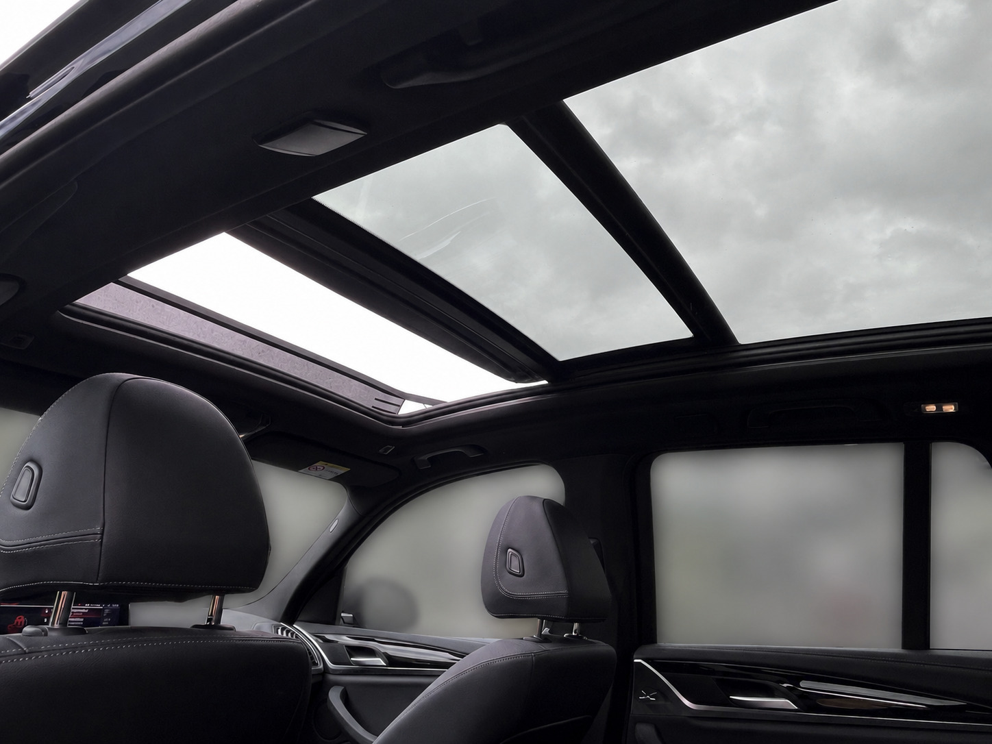Blå BMW iX3 fra 2021