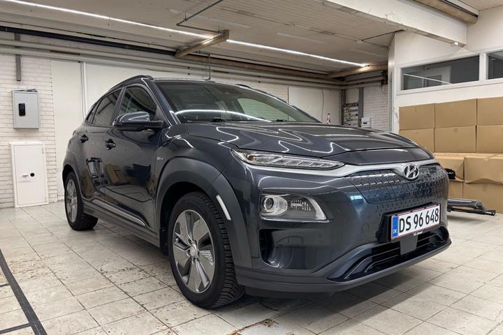 Grå Hyundai Kona fra 2018