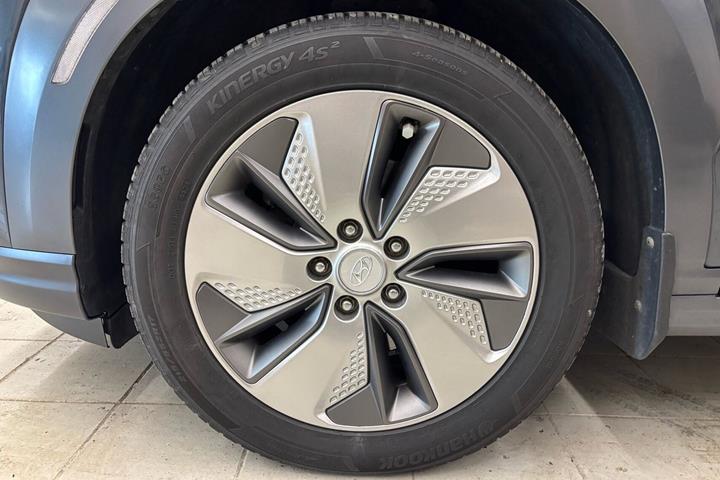 Grå Hyundai Kona fra 2018