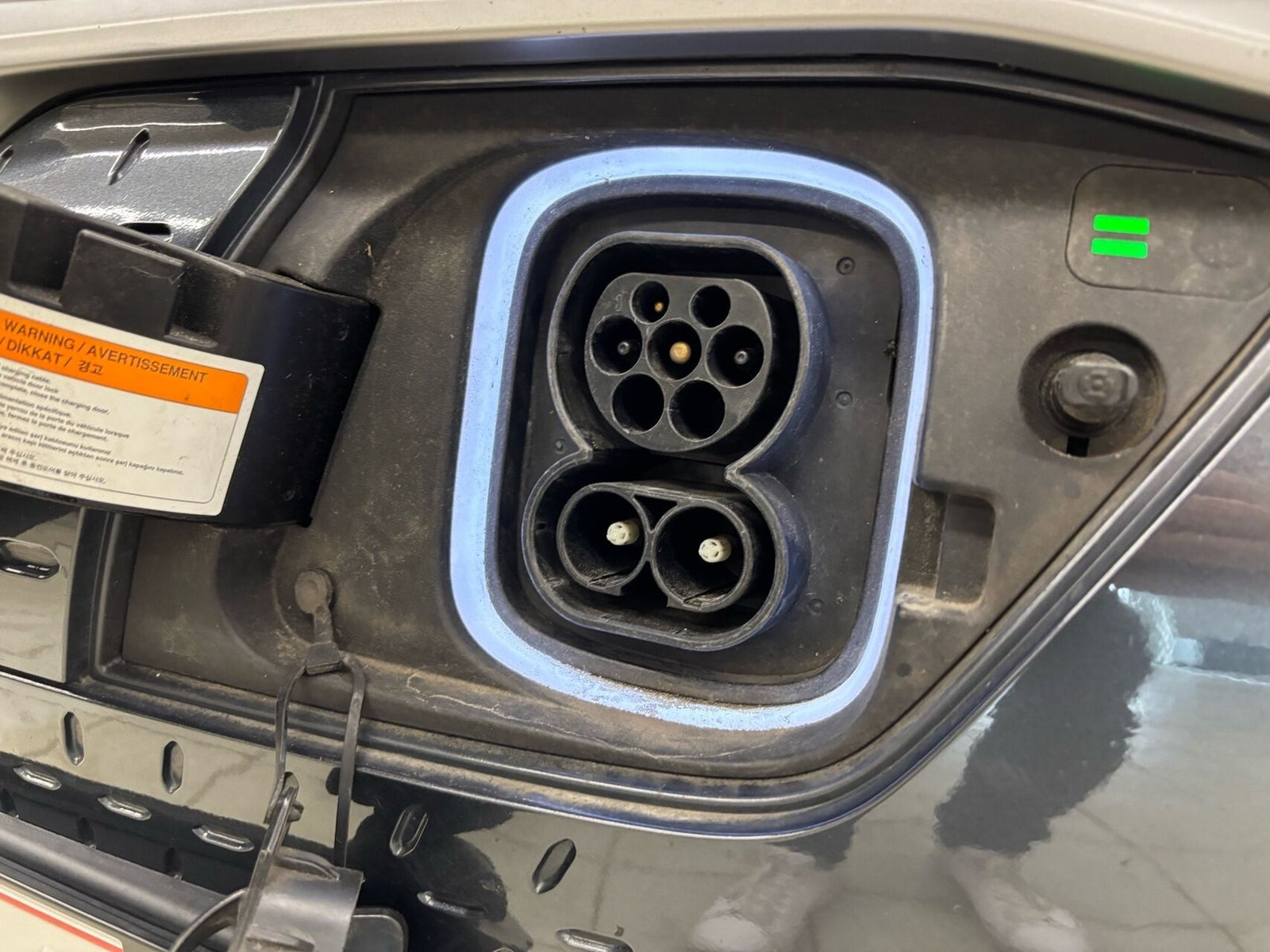 Grå Hyundai Kona fra 2018