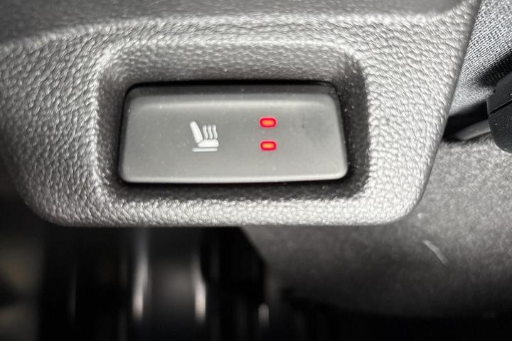 Hvid Renault Master V T33 fra 2025