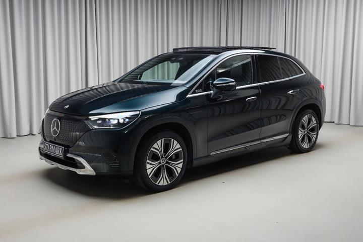 Grøn Mercedes EQE350 SUV fra 2023