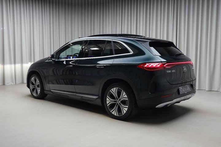 Grøn Mercedes EQE350 SUV fra 2023
