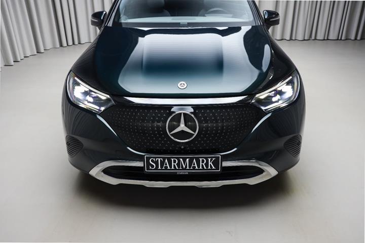 Grøn Mercedes EQE350 SUV fra 2023