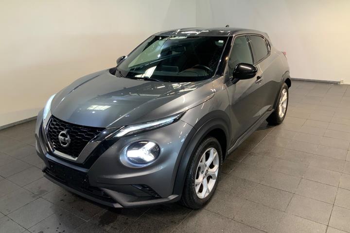 Grå Nissan Juke fra 2020 set udefra