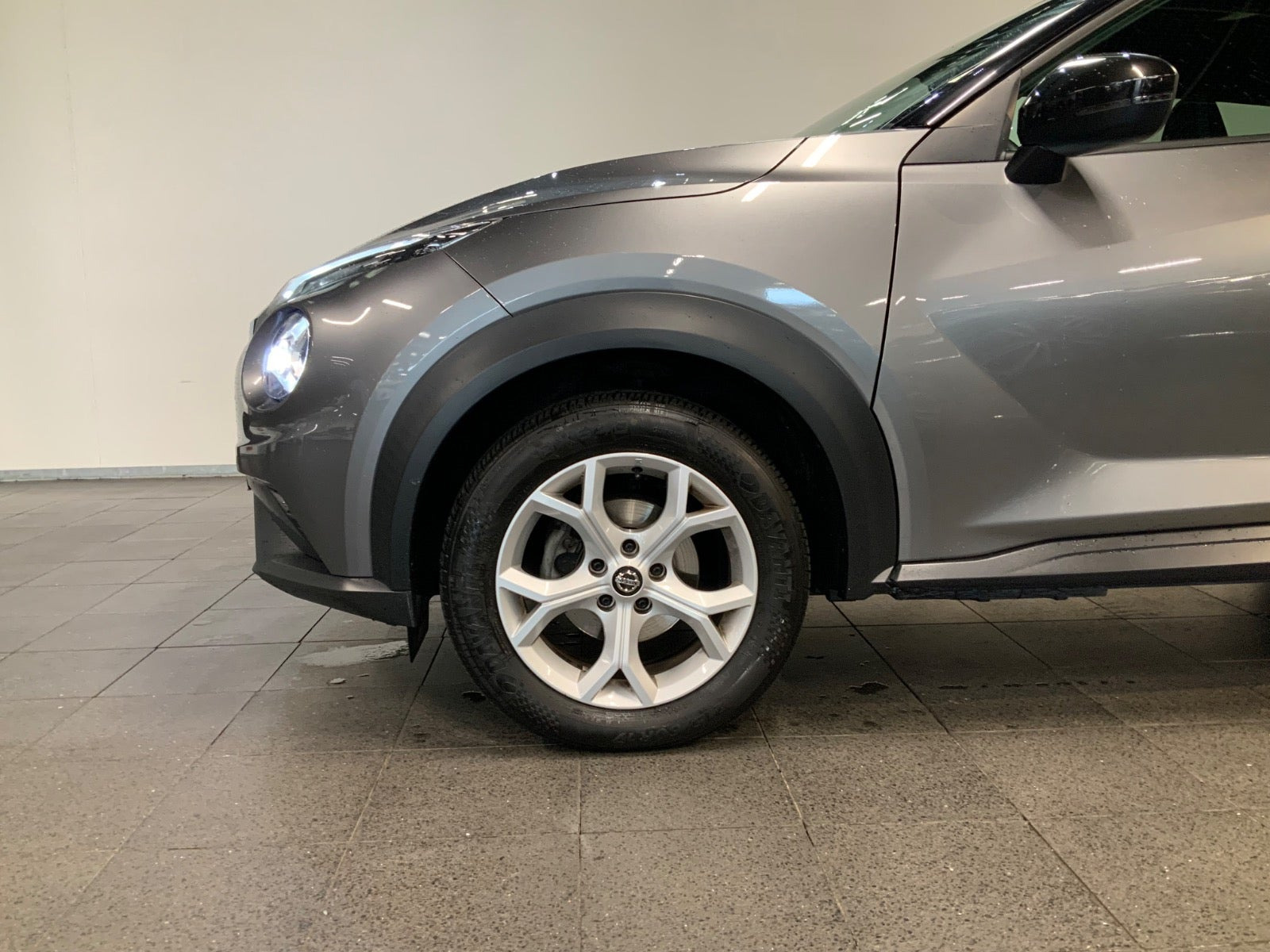 Grå Nissan Juke fra 2020