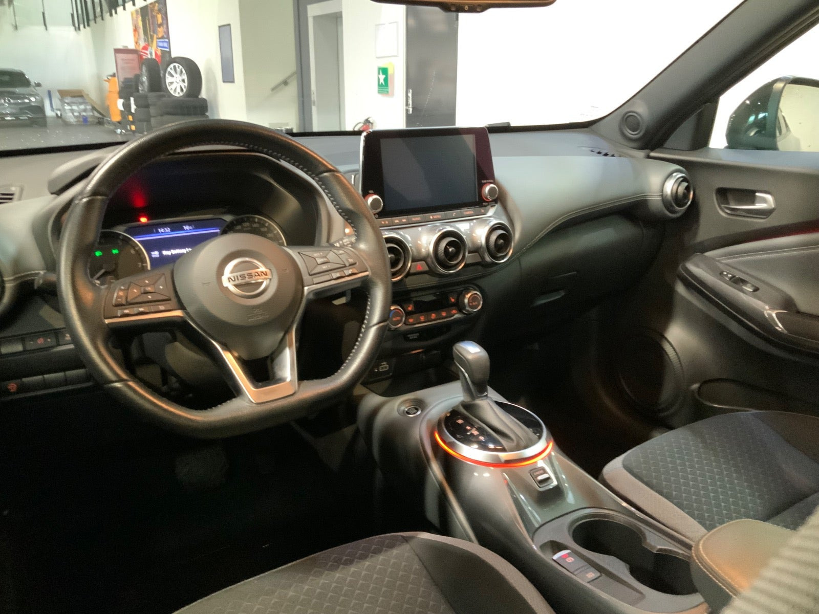 Grå Nissan Juke fra 2020