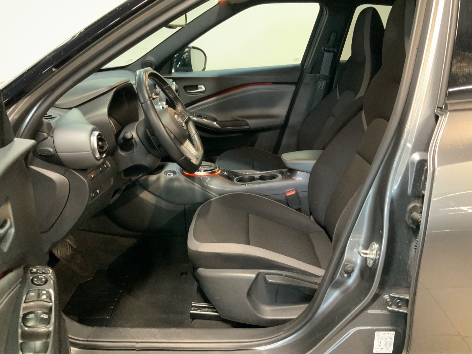 Grå Nissan Juke fra 2020