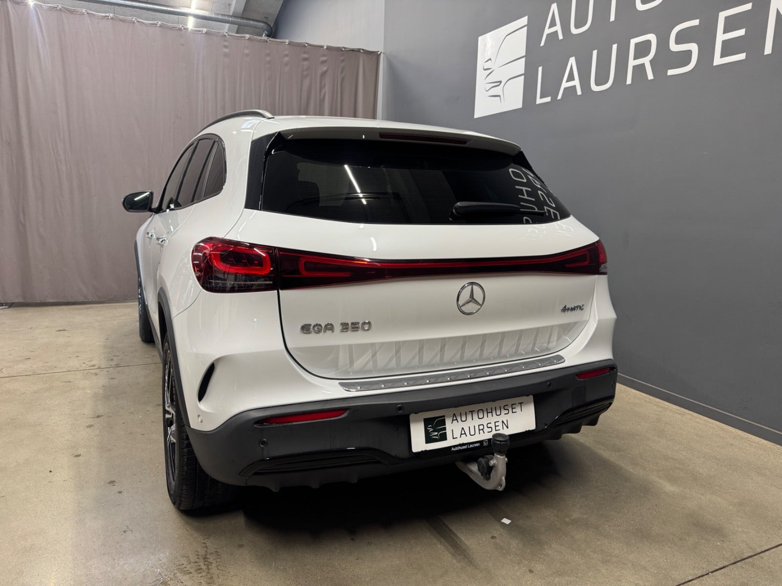 Hvid Mercedes EQA350 fra 2022
