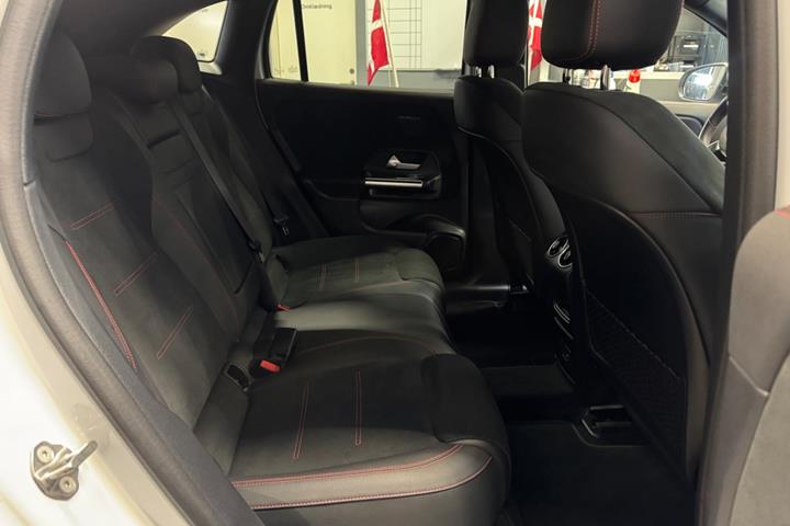 Hvid Mercedes EQA350 fra 2022