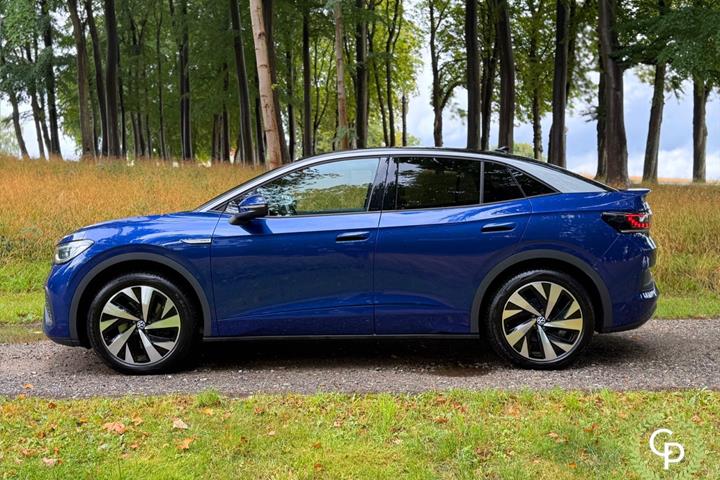 Blå VW ID.5 fra 2023