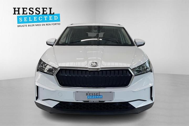 Hvid Skoda Enyaq fra 2021