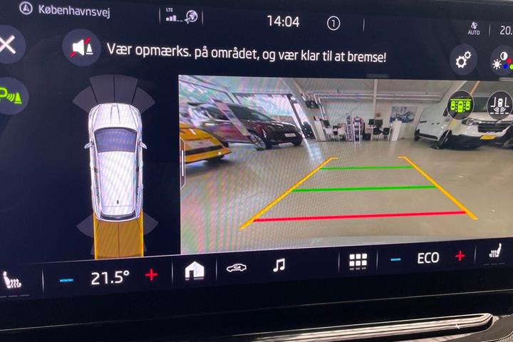 Hvid Skoda Enyaq fra 2021