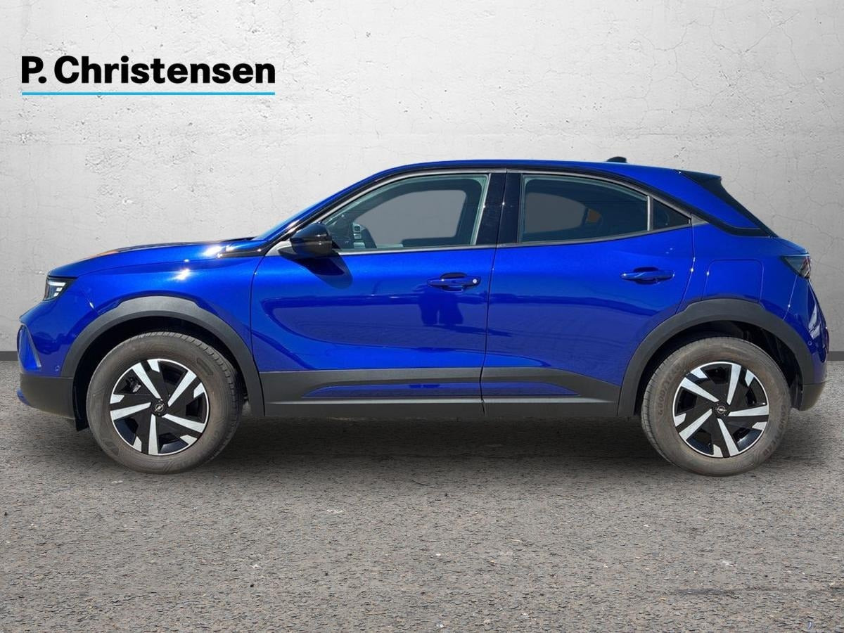 Blå Opel Mokka-e fra 2025