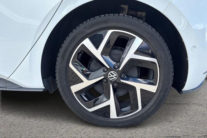 Hvid VW ID.3 fra 2024