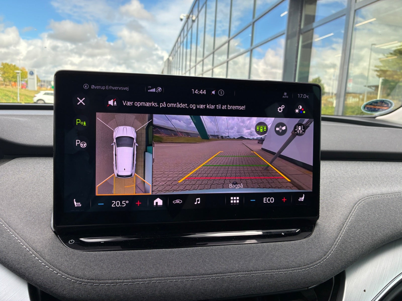 Sølv Skoda Enyaq fra 2023