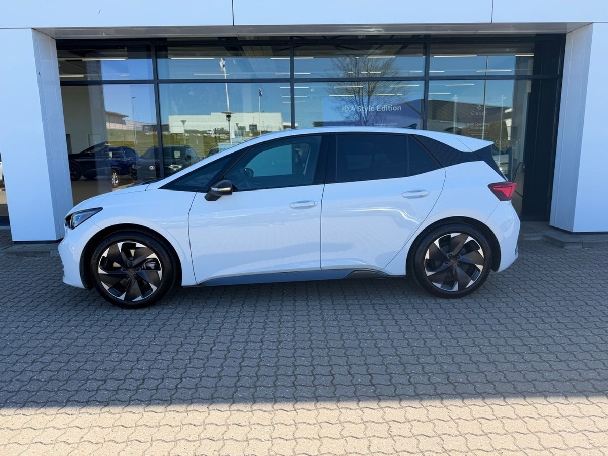Hvid Cupra Born fra 2023