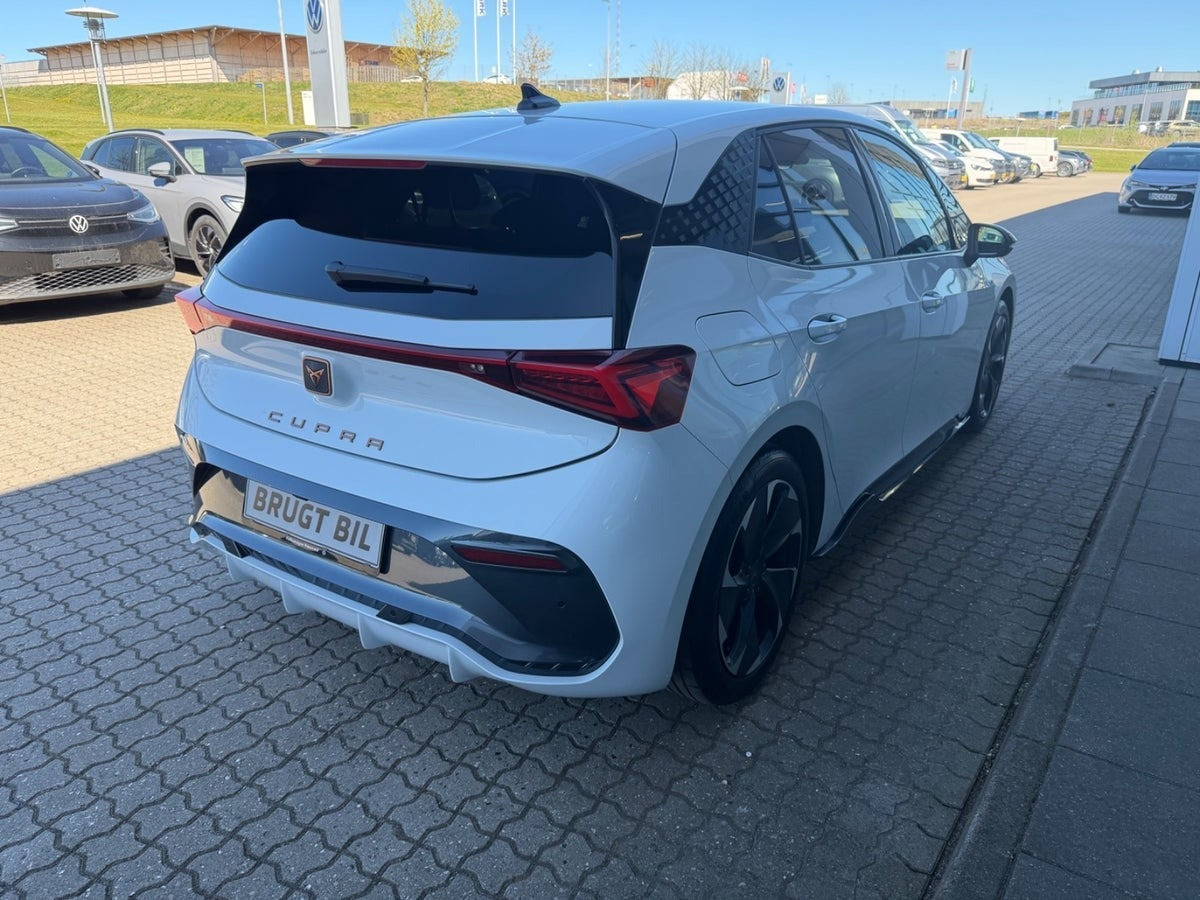 Hvid Cupra Born fra 2023