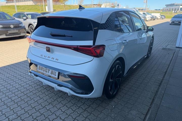Hvid Cupra Born fra 2023