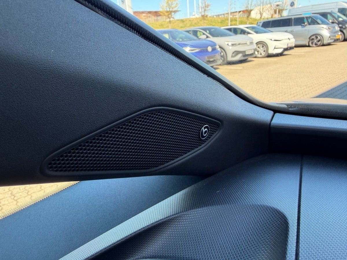 Hvid Cupra Born fra 2023