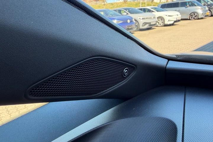 Hvid Cupra Born fra 2023
