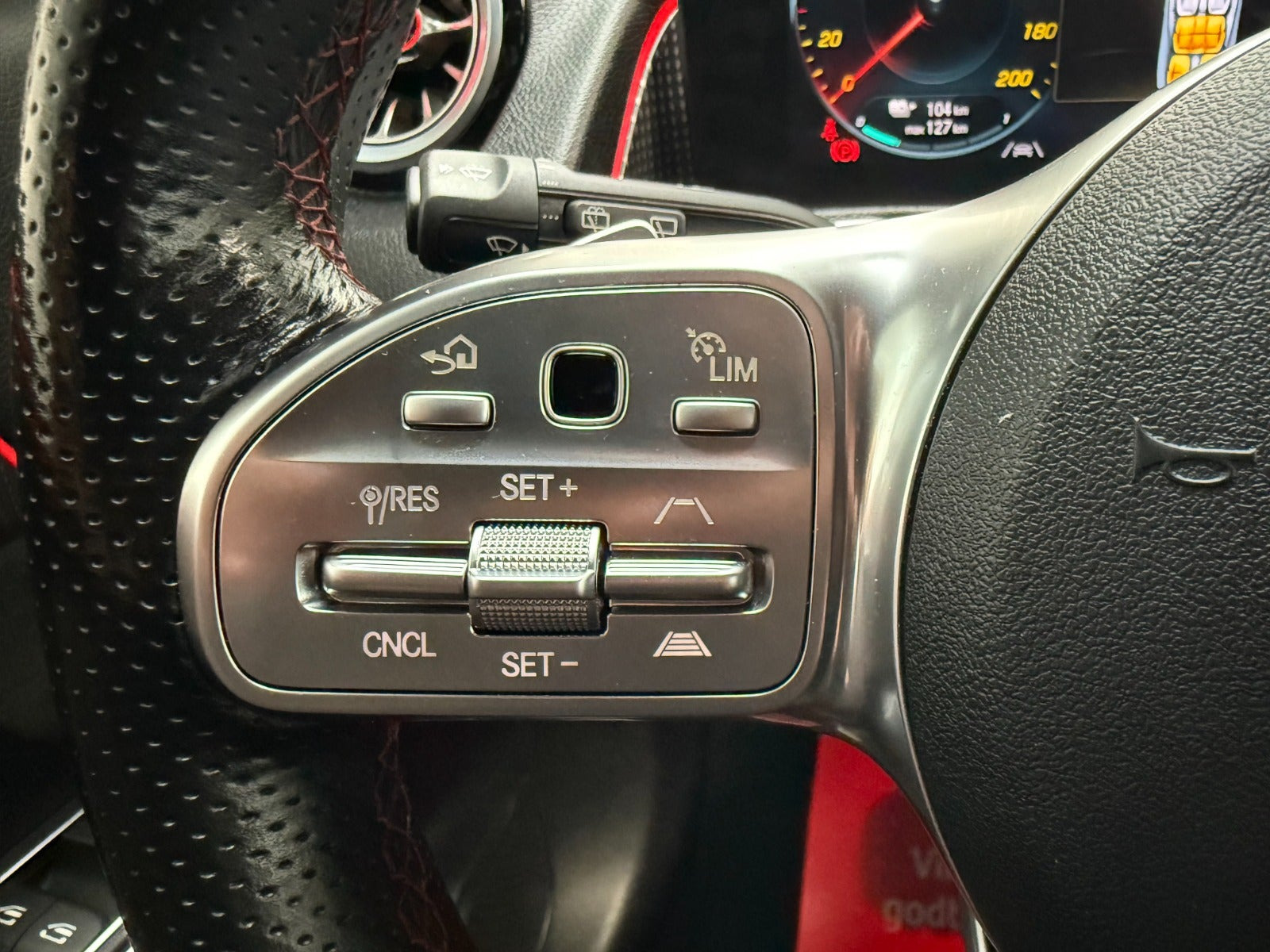 undefined Mercedes EQB250+ fra 2023