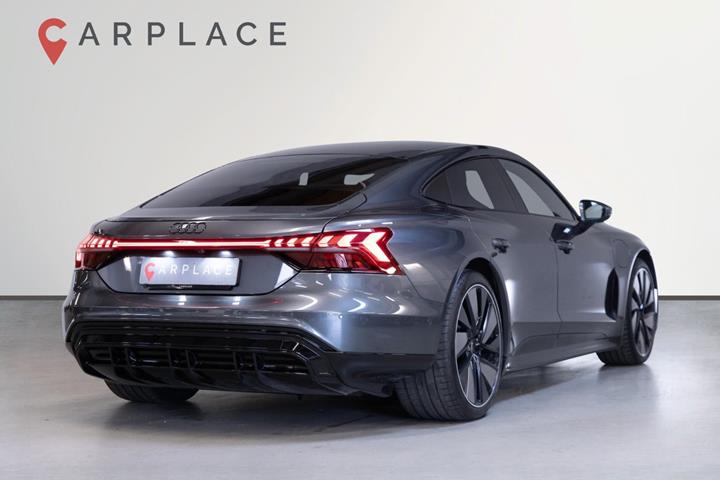 Grå Audi e-tron GT fra 2022